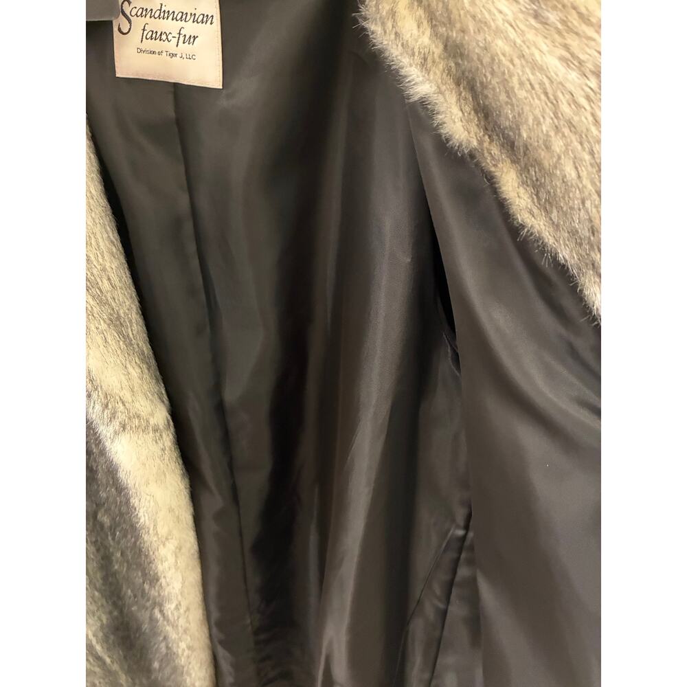 Vintage Scandinavian Faux-Fur Coat Size Small - Picture 8 of 8